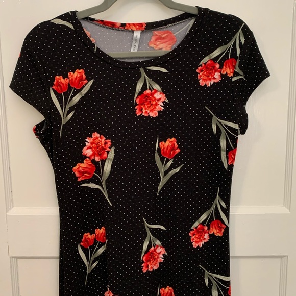 Floral Maxi Dress - Picture 2 of 5